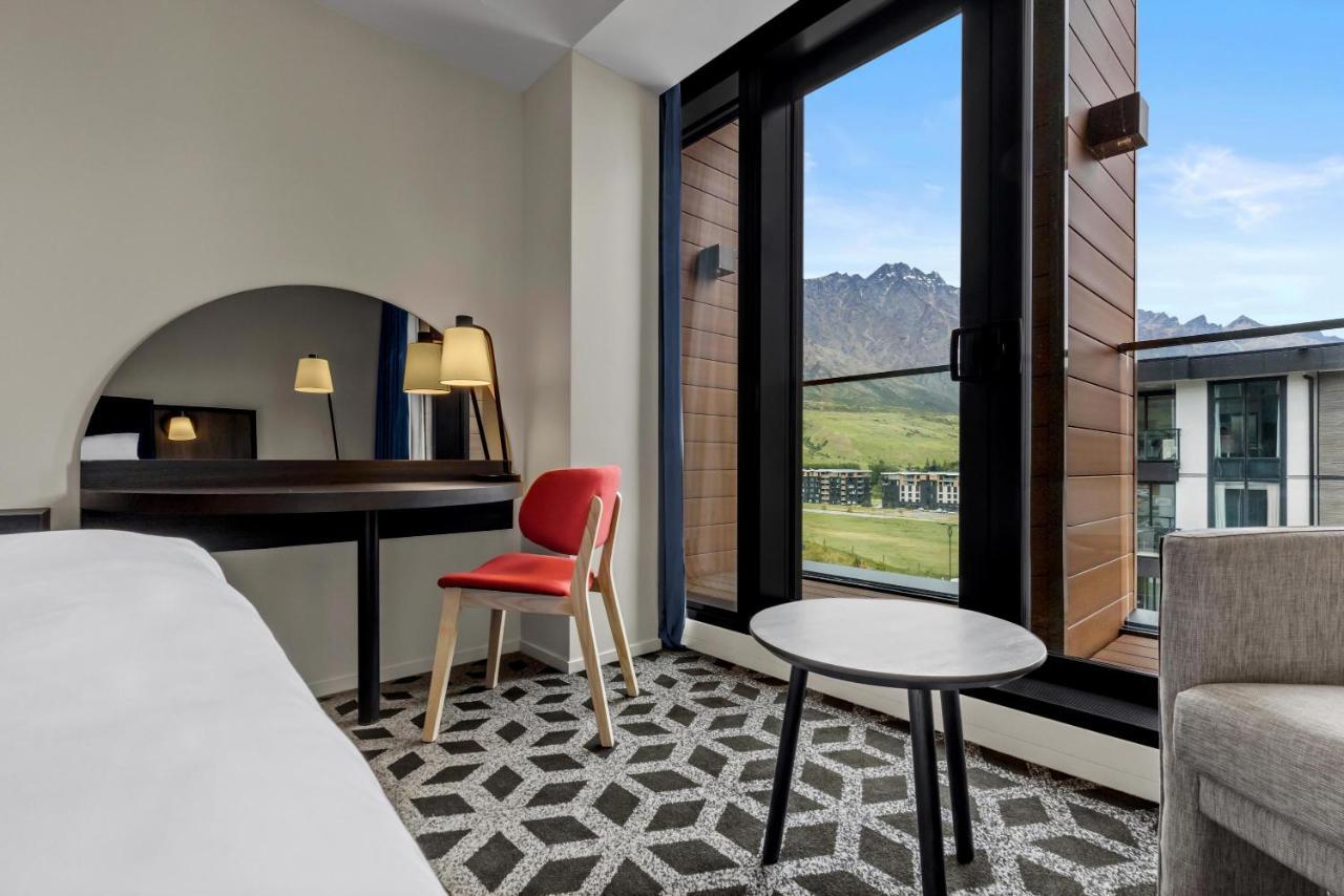 Holiday Inn Queenstown Remarkables Park Buitenkant foto