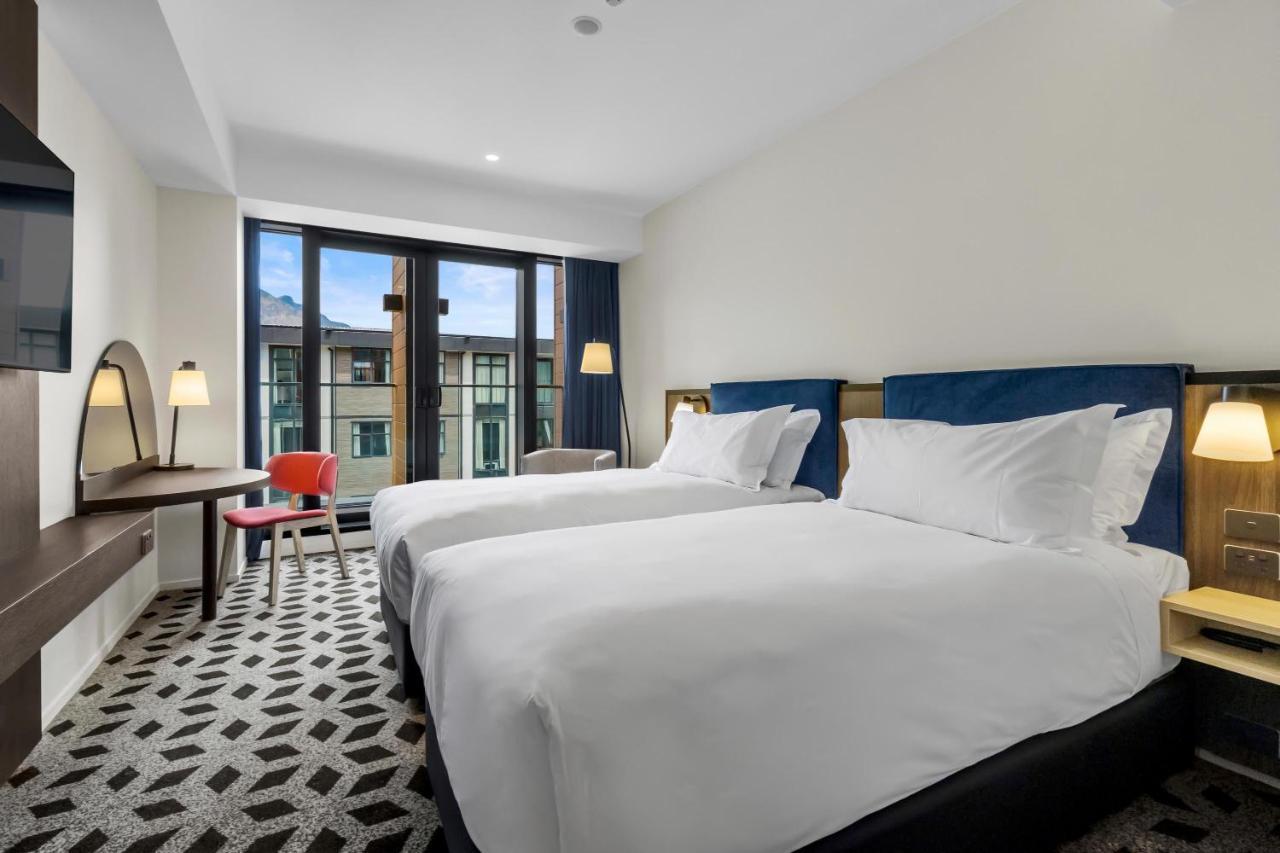 Holiday Inn Queenstown Remarkables Park Buitenkant foto