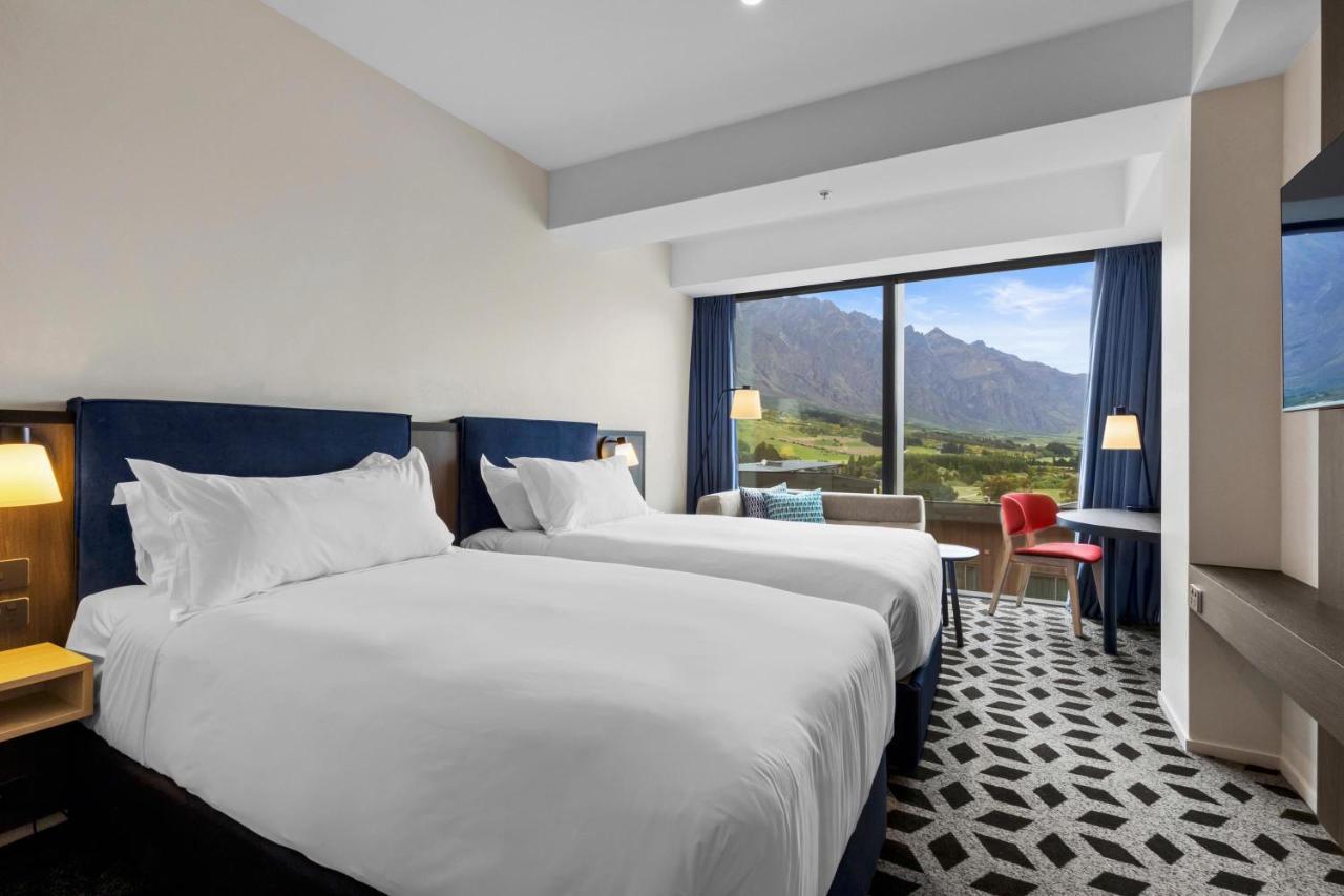 Holiday Inn Queenstown Remarkables Park Buitenkant foto