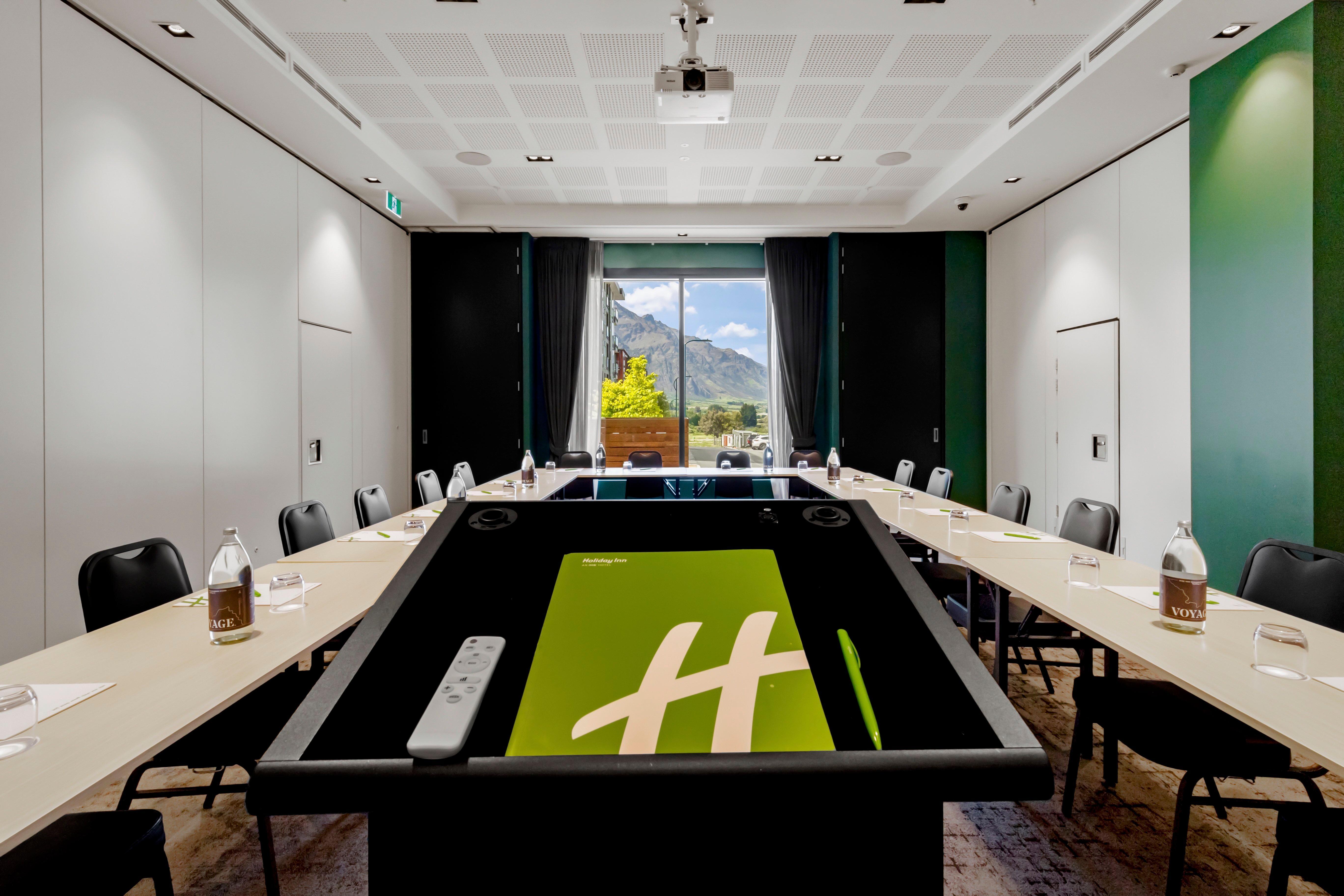 Holiday Inn Queenstown Remarkables Park Buitenkant foto