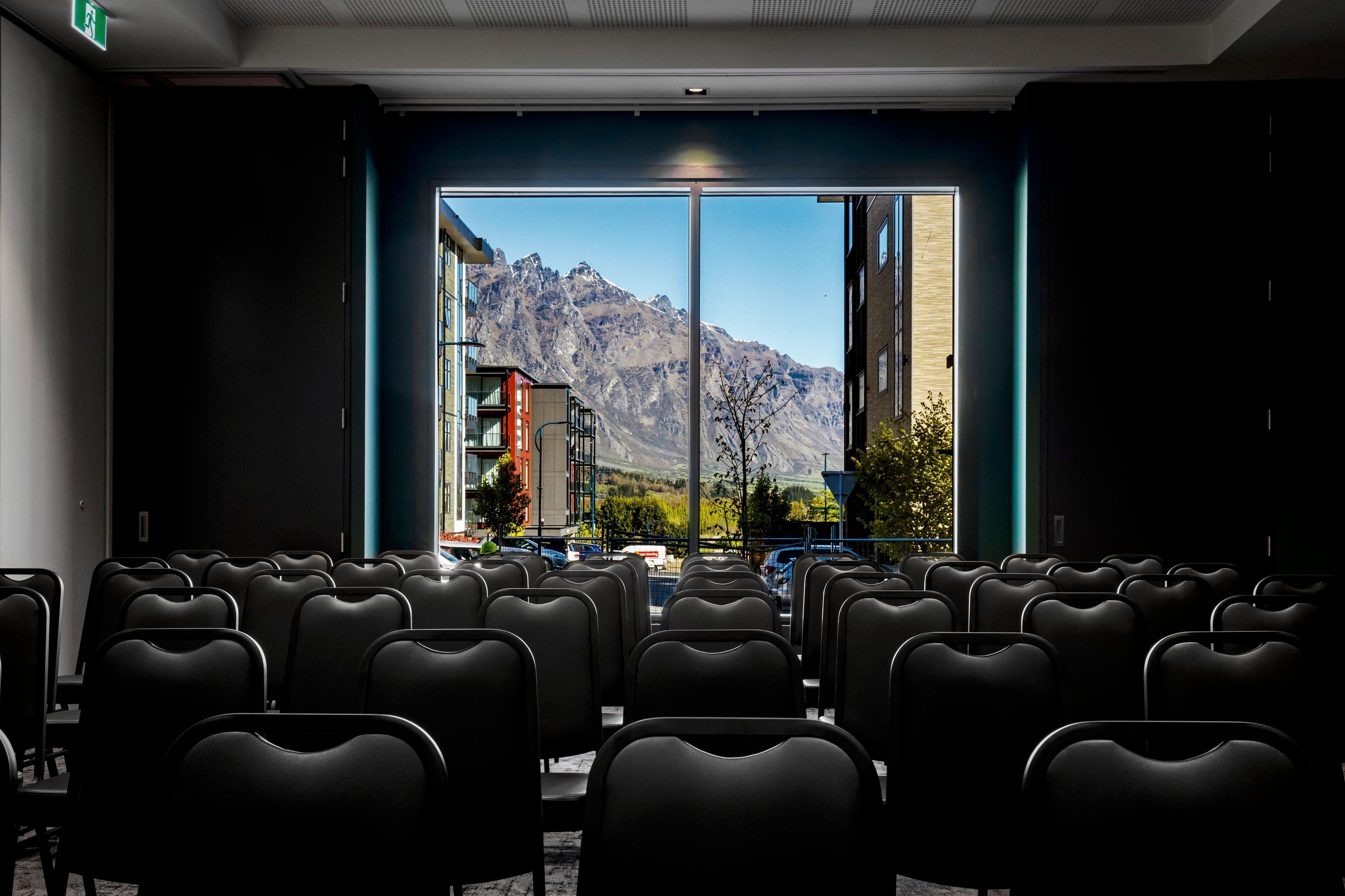 Holiday Inn Queenstown Remarkables Park Buitenkant foto