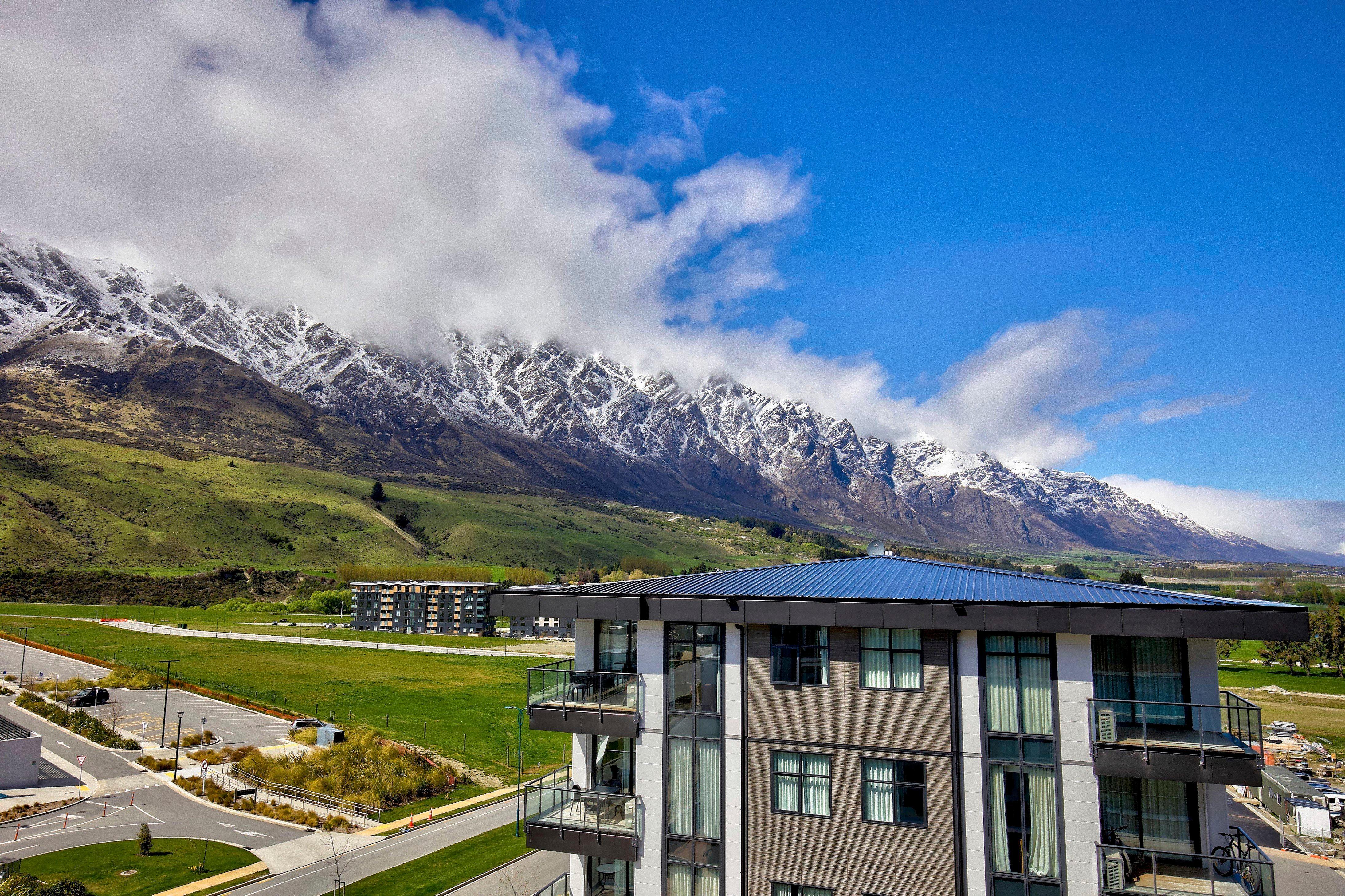 Holiday Inn Queenstown Remarkables Park Buitenkant foto