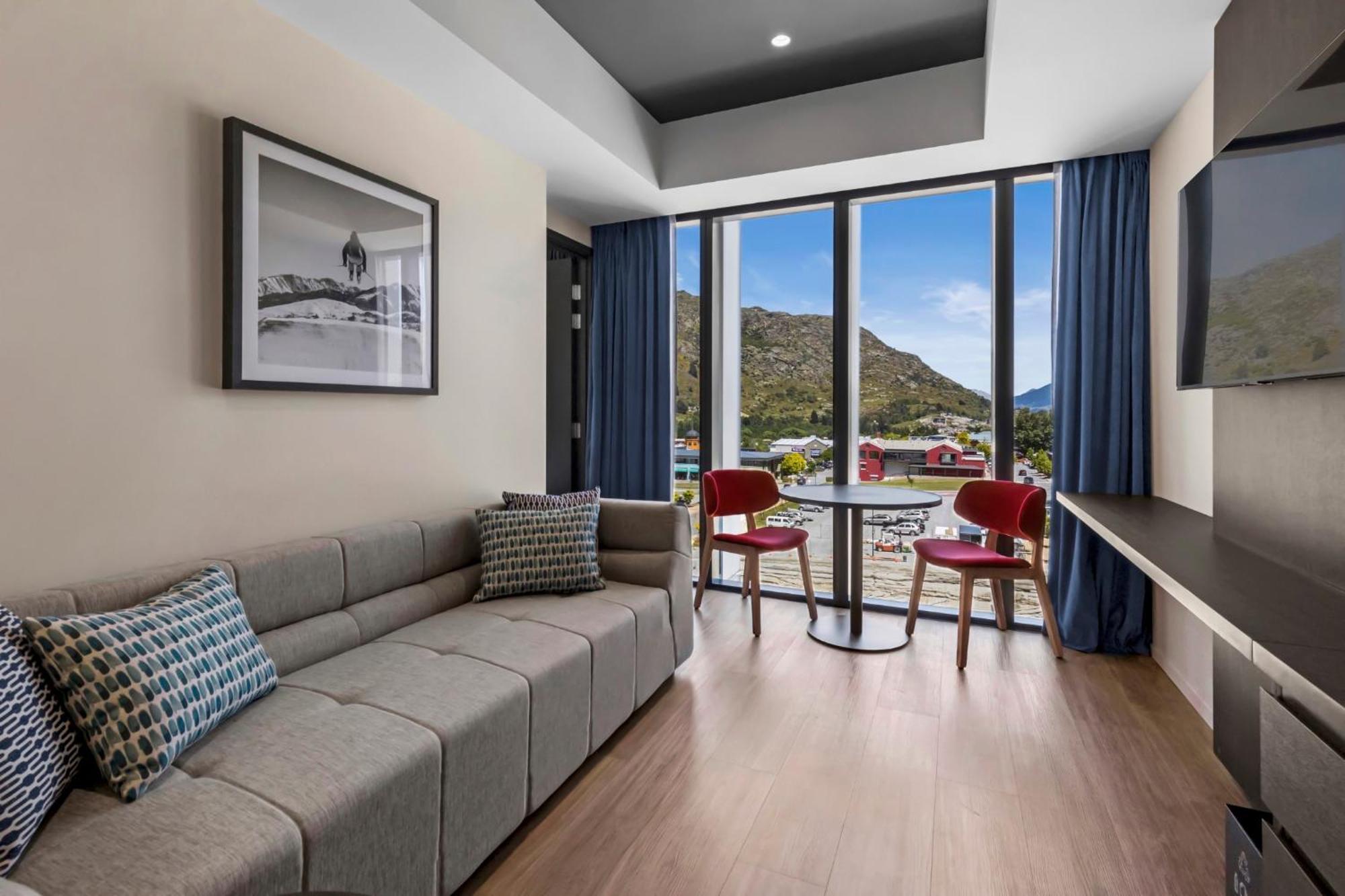 Holiday Inn Queenstown Remarkables Park Buitenkant foto