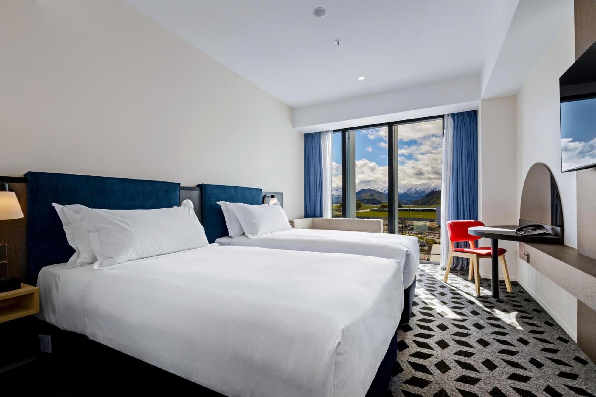 Holiday Inn Queenstown Remarkables Park Buitenkant foto