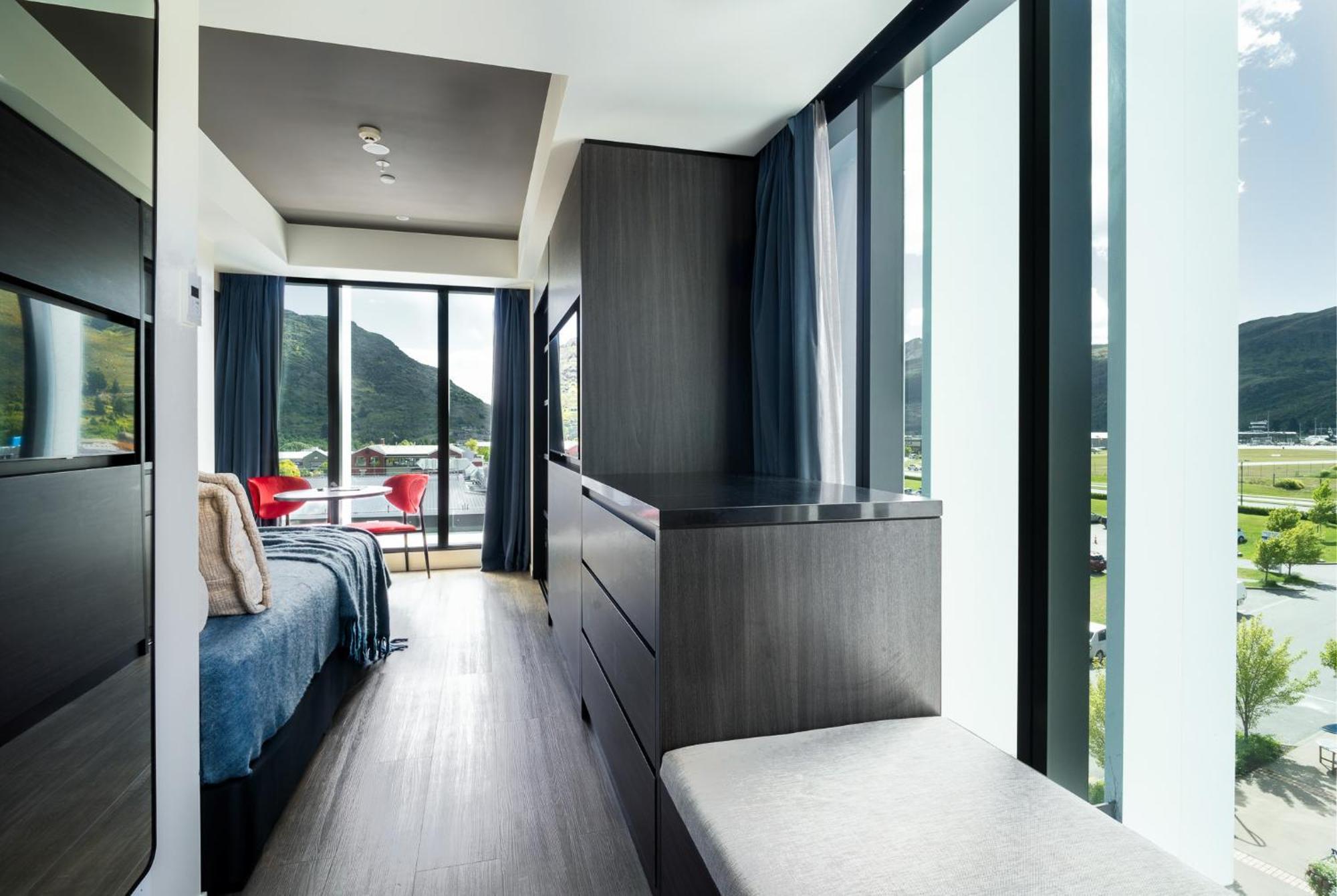 Holiday Inn Queenstown Remarkables Park Buitenkant foto
