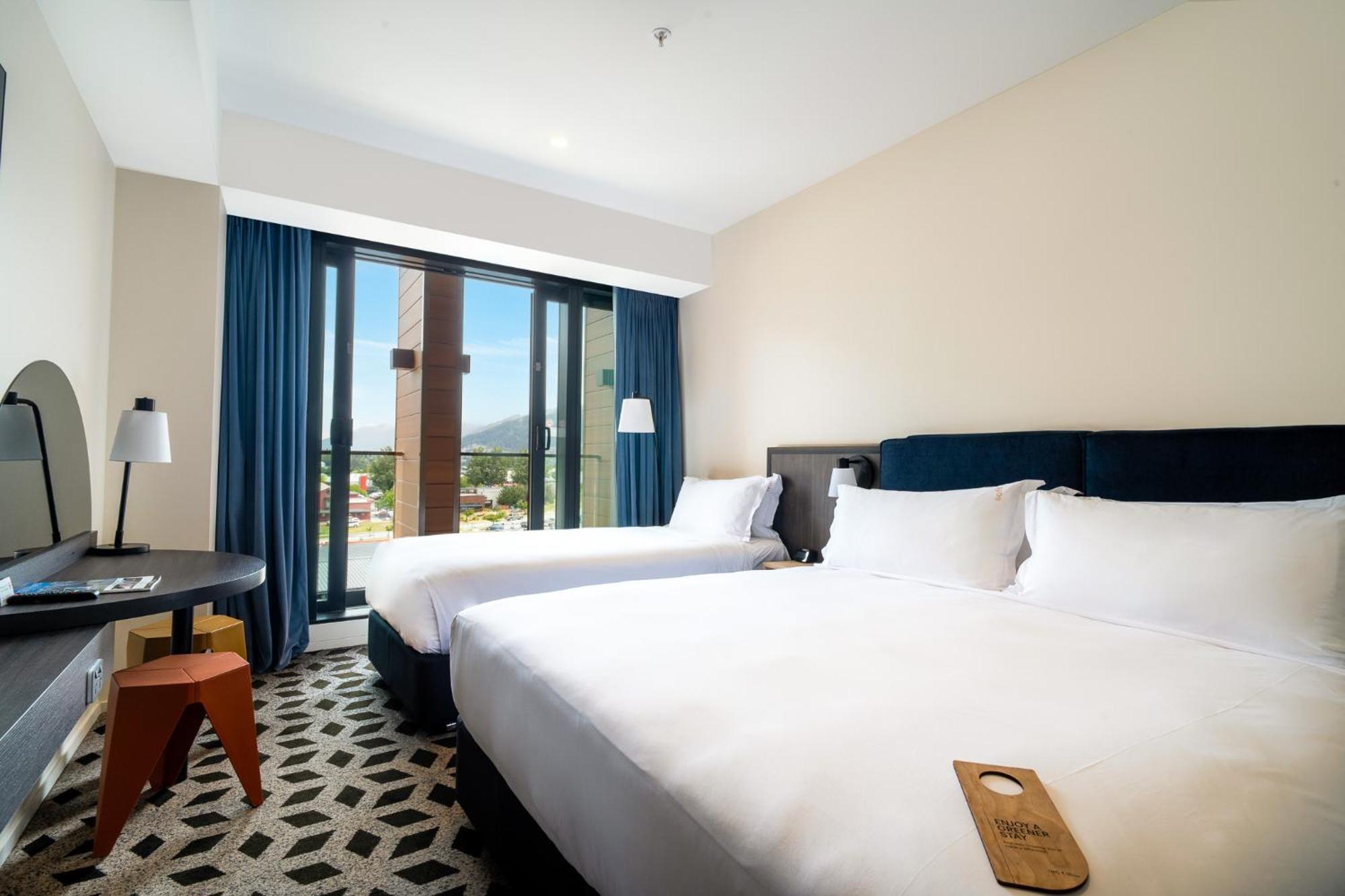 Holiday Inn Queenstown Remarkables Park Buitenkant foto